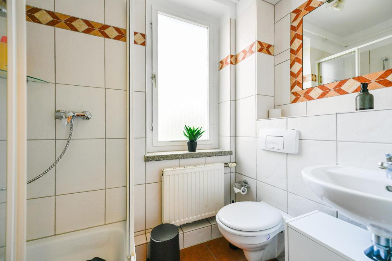 Fuerst-Pueckler-Apartment_Bis 6 Personen_Waschmaschine_Kueche_2X Parkplaetze_Terrasse_Netflix Cottbus Exterior foto